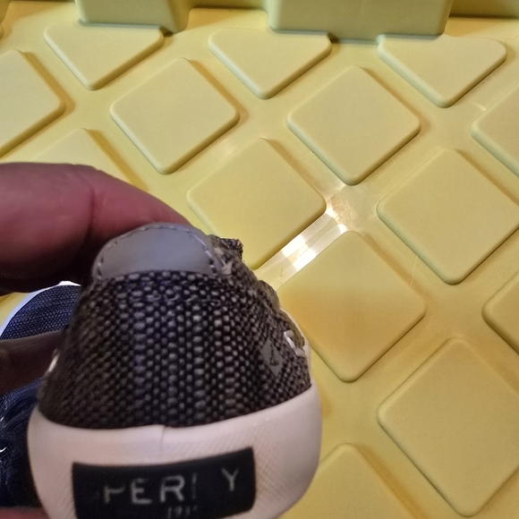 Sperry Black Boat Shoes with Classic Design - Picture 4 of 6